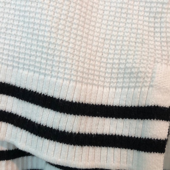 Zenergy by Chico’s White Top - Picture 8 of 10